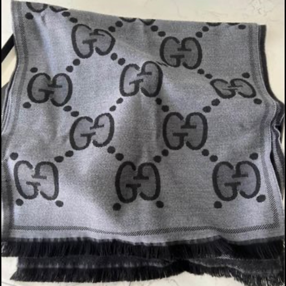 Gucci scarf